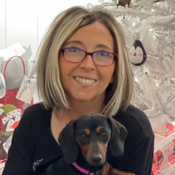 Meet your Posher, Cynthia - Picture 1 of 1